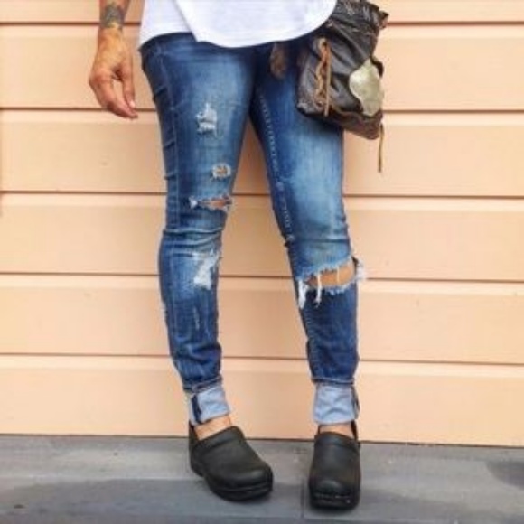 dansko clogs with skinny jeans